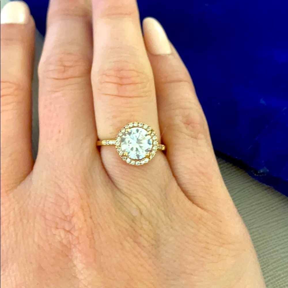 Gold and cubic zirconia ring